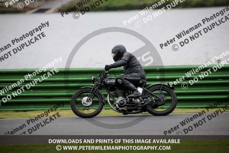 Vintage motorcycle club;eventdigitalimages;mallory park;mallory park trackday photographs;no limits trackdays;peter wileman photography;trackday digital images;trackday photos;vmcc festival 1000 bikes photographs